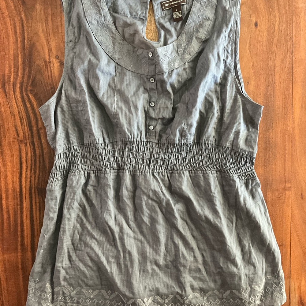 Bit & Bridle Sleeveless Blouse Top Boho Gray Size Large Empire Waist Babydoll